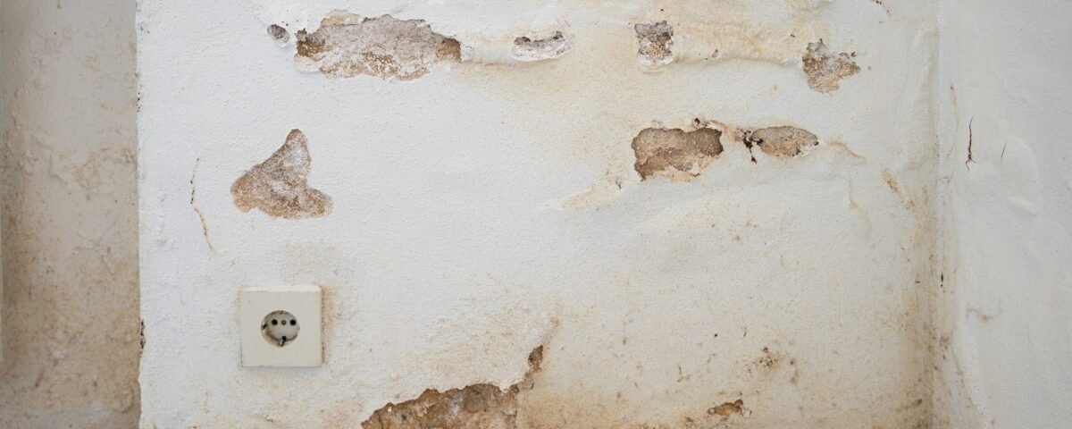 Installare un inversore di polarità alla base di un muro portante